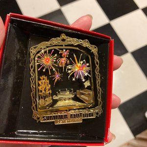 Ashland KY Summer Motion Christmas Ornament from the Kiwanis Club Series